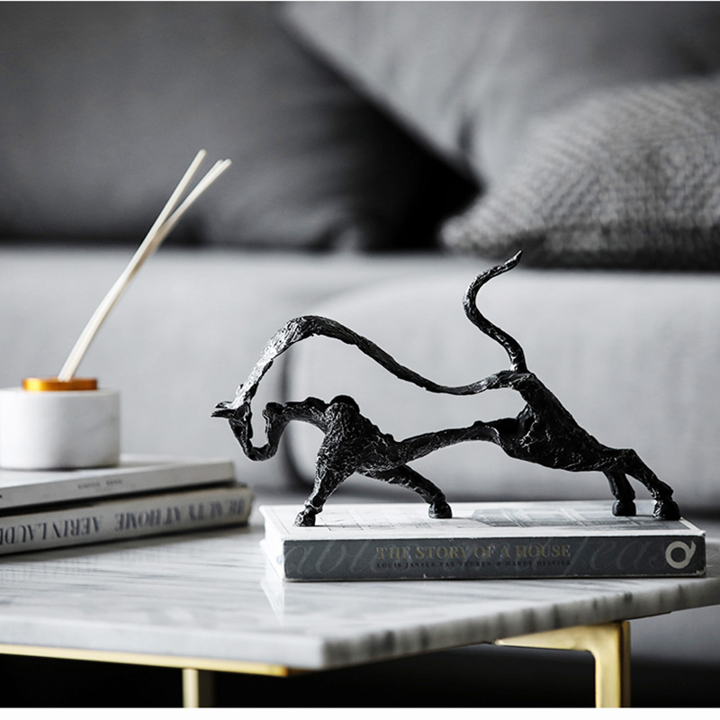 Home Office Layout - Moderne Statuette di Toro in Metallo