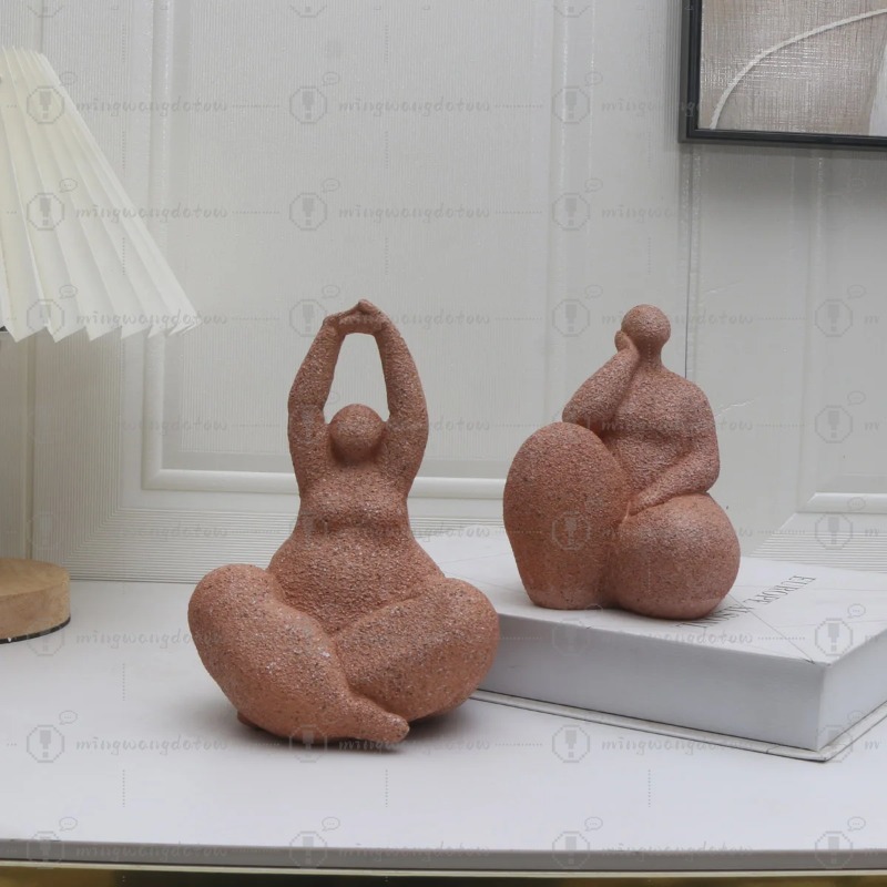 Home Office In Living Room - Statua di Donna Formosa in Resina