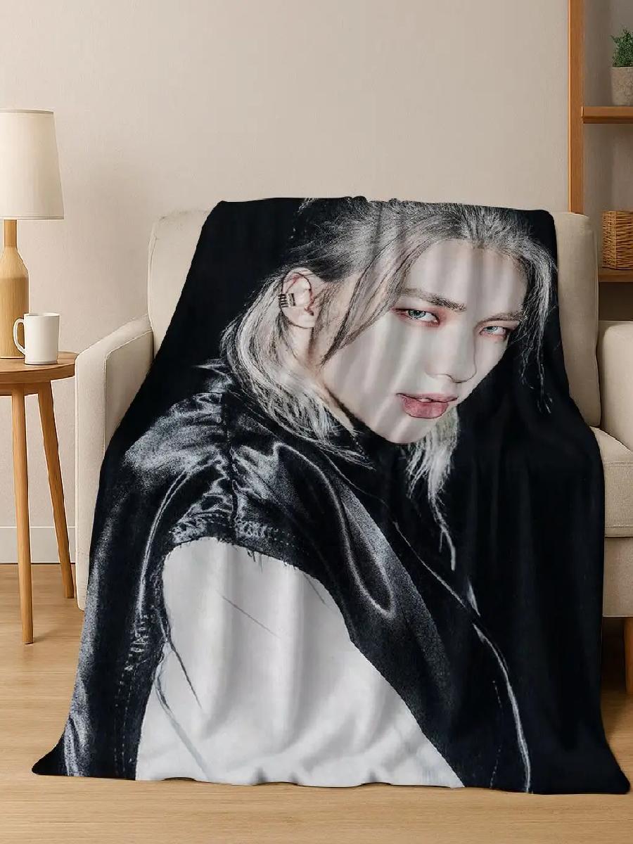 D Hyunjin Solo KPOP Coperta in - Home Office Cozy recensione e prezzo
