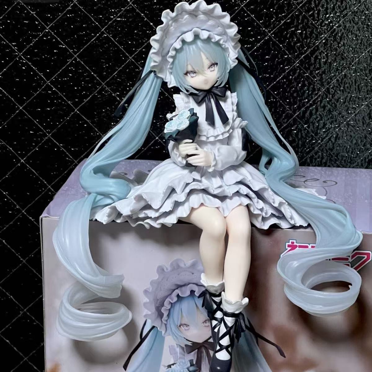 Statuetta Anime Miku da 12cm,  - Home Office Romance Manga recensione e prezzo